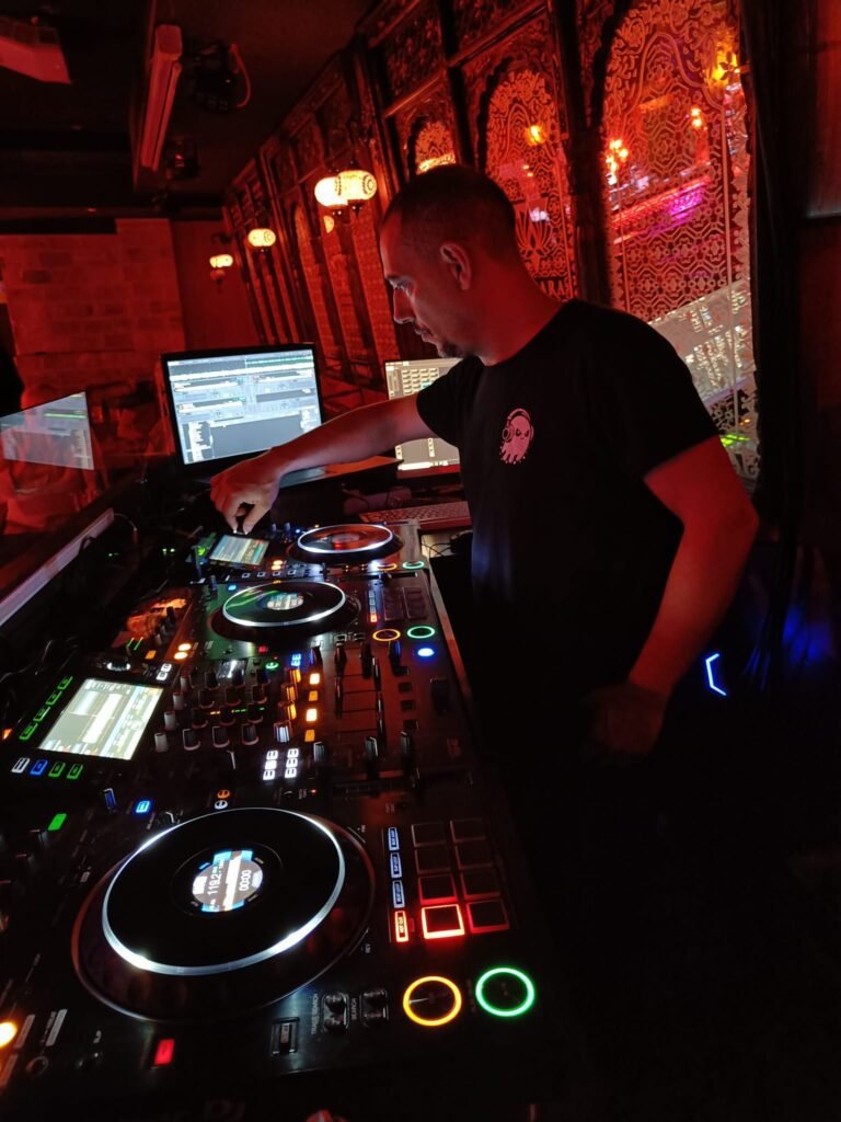 DJ boda Navarra: cómo elegir al mejor para tu gran día | EventCreate DJ