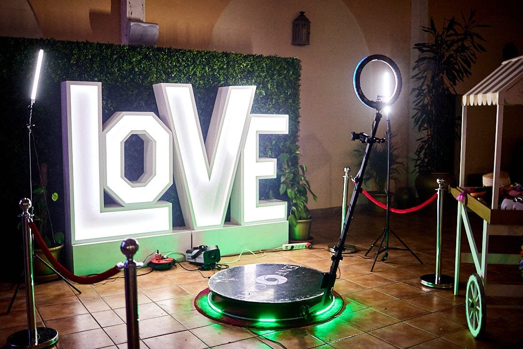 Fotomatón 360° para eventos - Fotocabina giratoria profesional